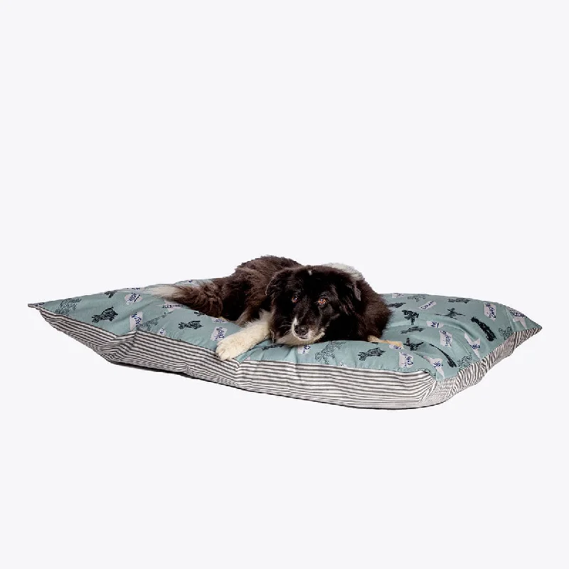 Battersea Playful Dogs Deep Duvet Dog Bed